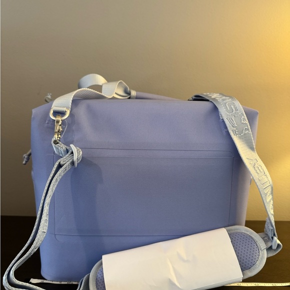 Stanley Julienne Midi Cooler Hydrangea 20 Can 12 QT 11.3 L NEW 11.8 x 7.9 x 12.2 - Picture 3 of 11